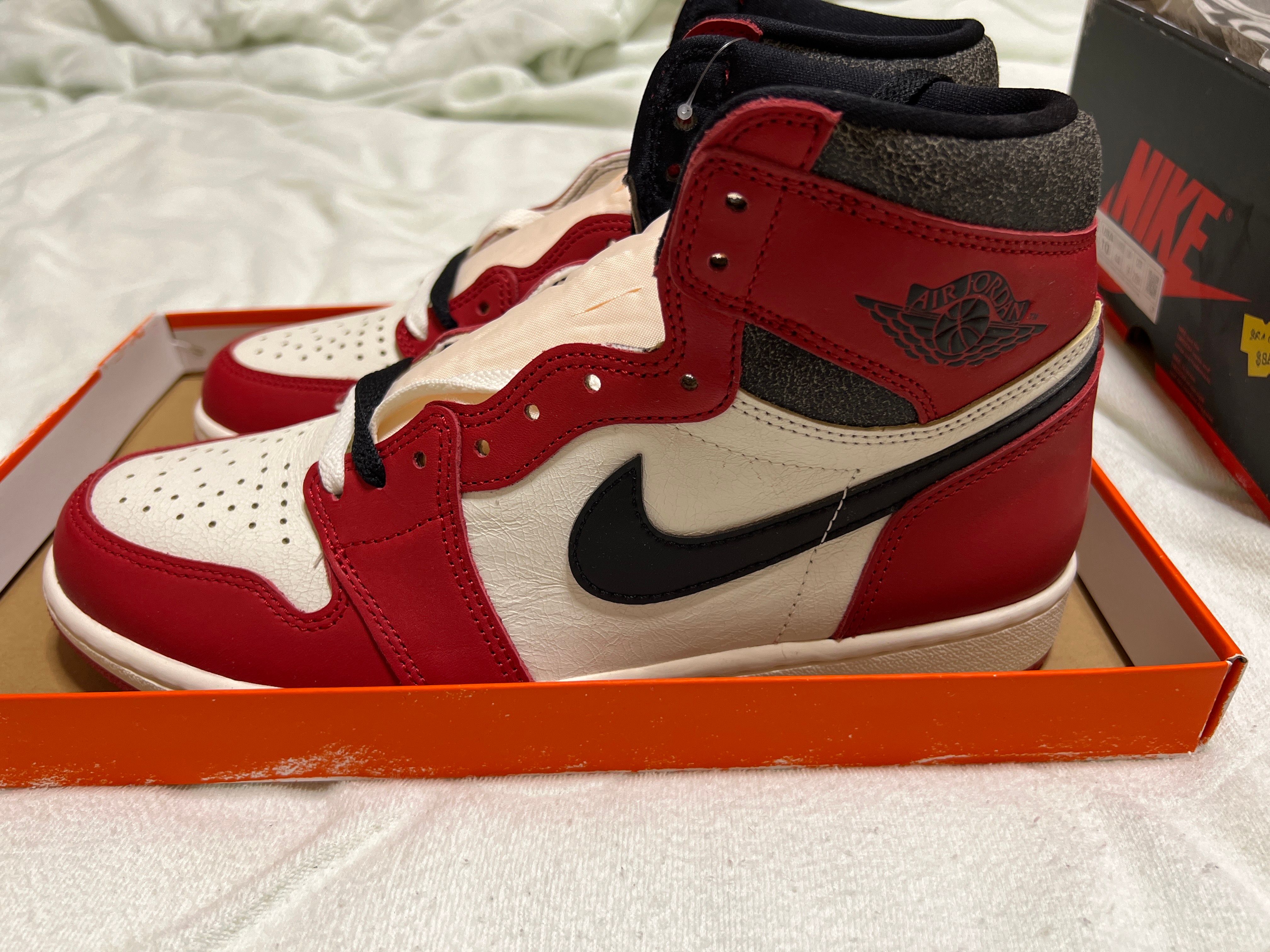 Nike Air Jordan 1 High OG "Lost & Found/Chicago"