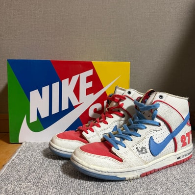 Magnus Walker x Nike SB Dunk High "1971 Porche 911 T 277"