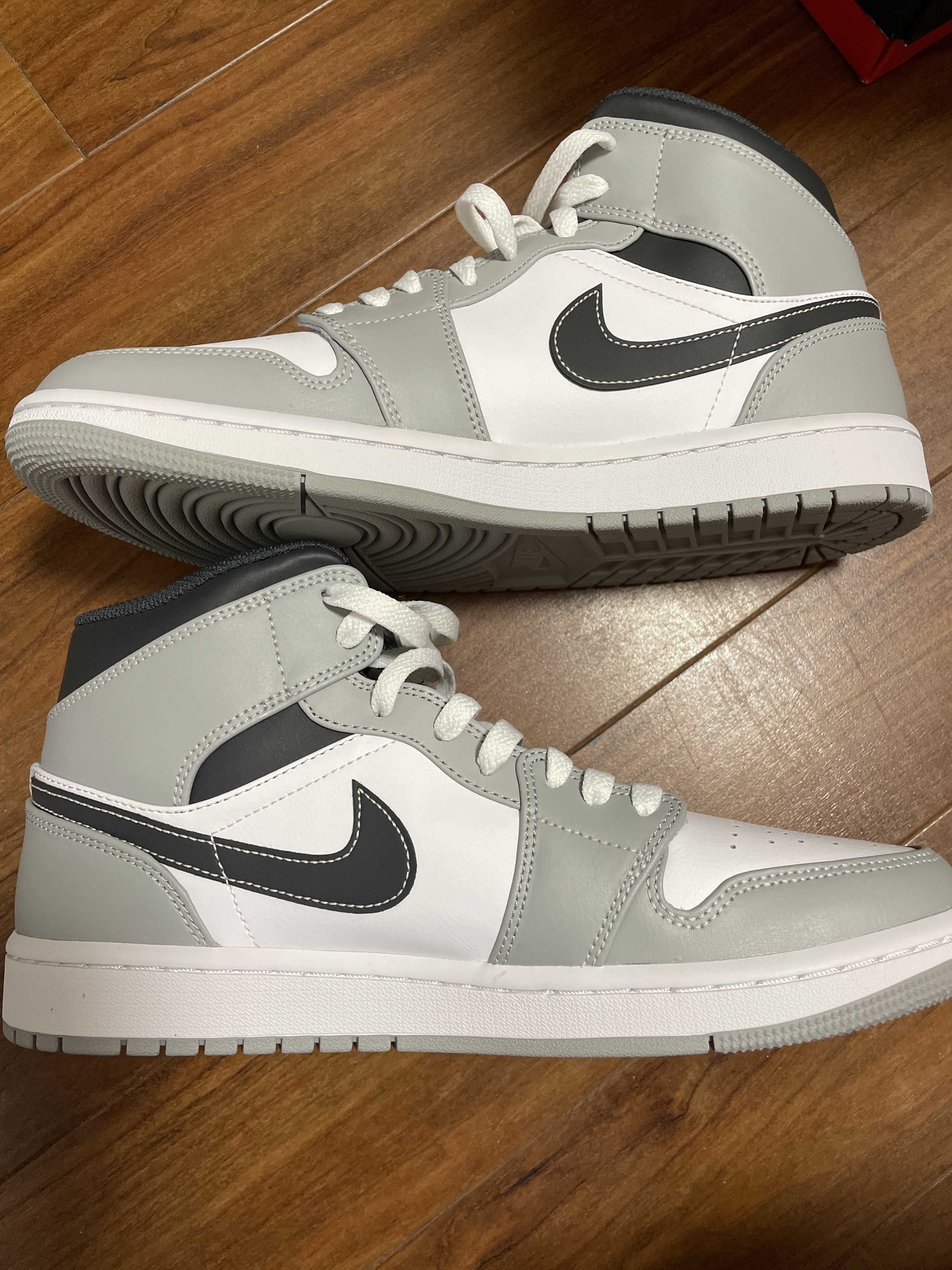 Nike Air Jordan 1 Mid "Grey White/Anthracite"