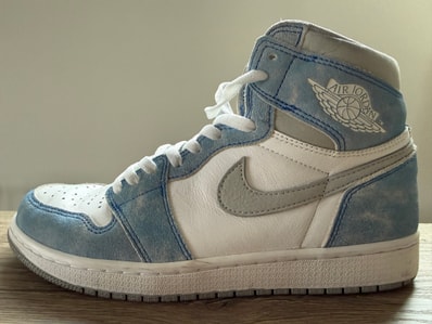 Nike Air Jordan 1 High OG "Hyper Royal"