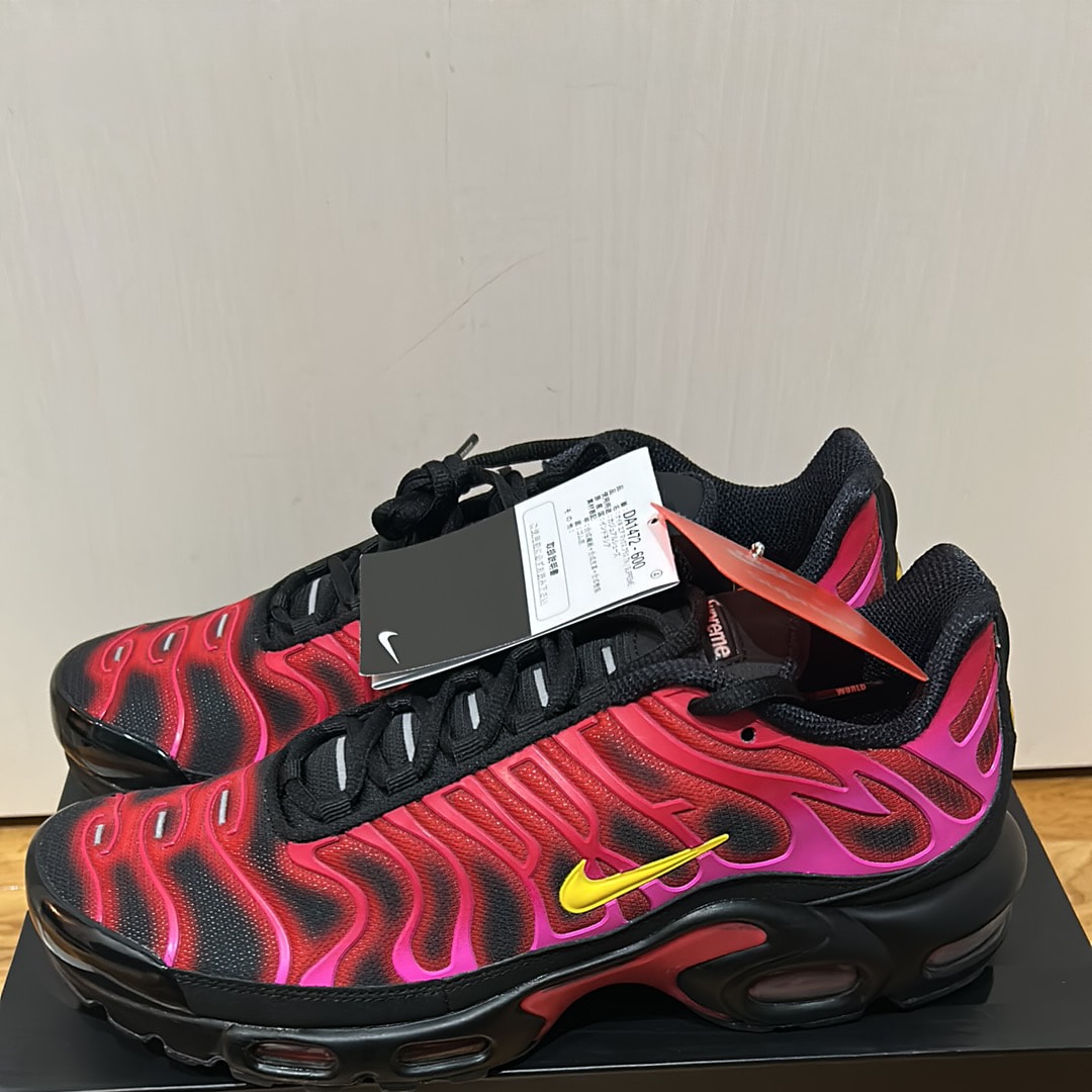 シュプリーム × ナイキ エアマックスプラス "ハイパーグレープ"