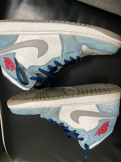 Nike Air Jordan 1 Mid SE "White/Hyper Royal/Red"