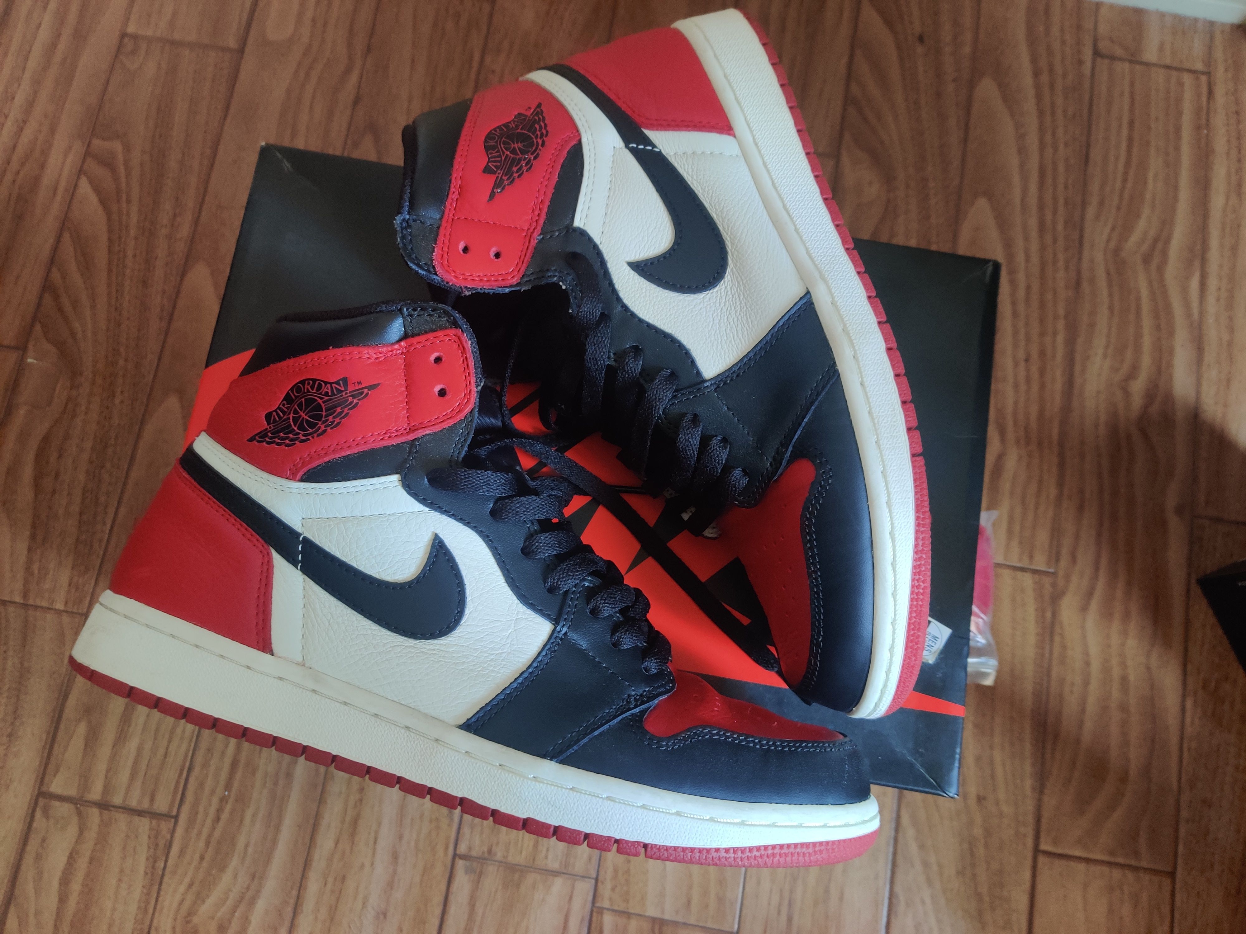 Nike Air Jordan 1 Retro High OG "Bred Toe"