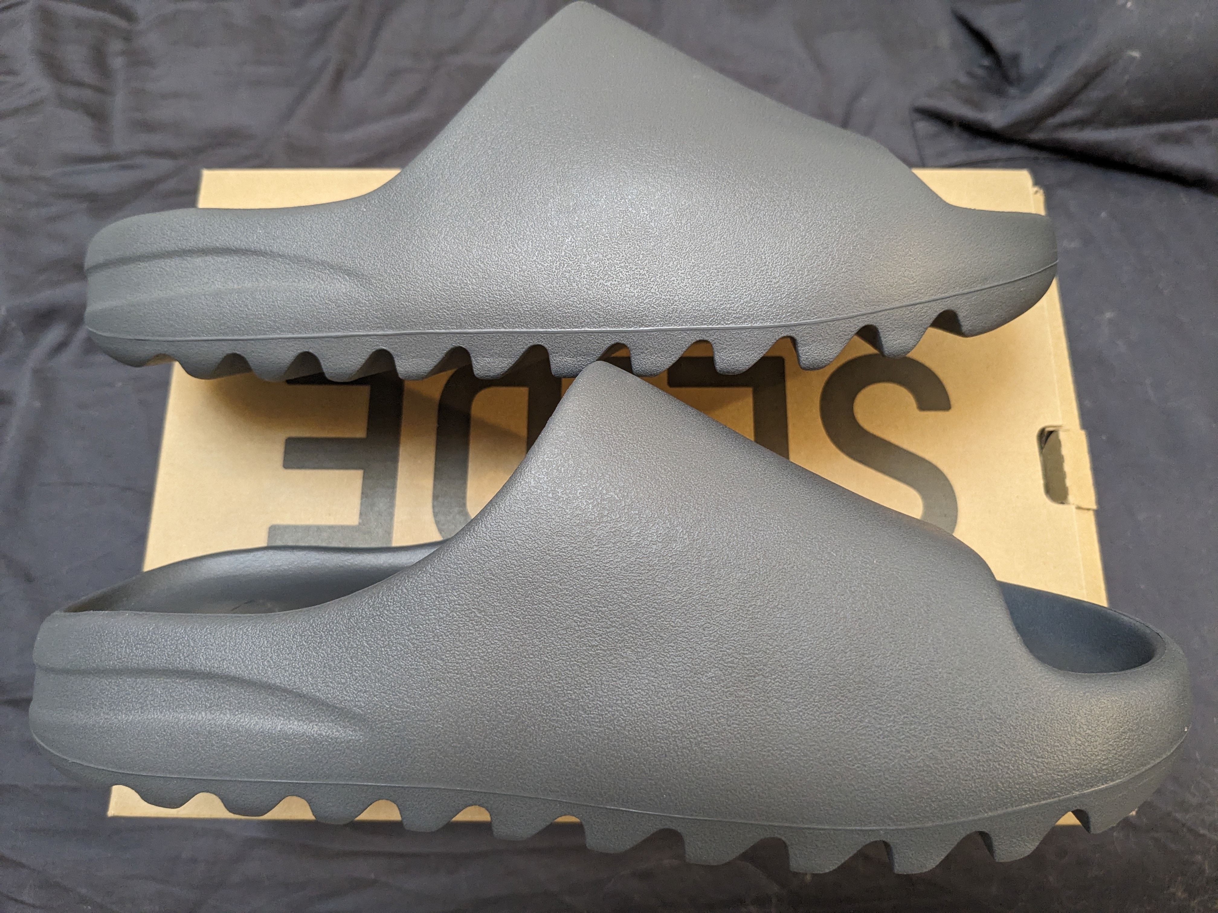adidas YEEZY Slide "Slate Grey"