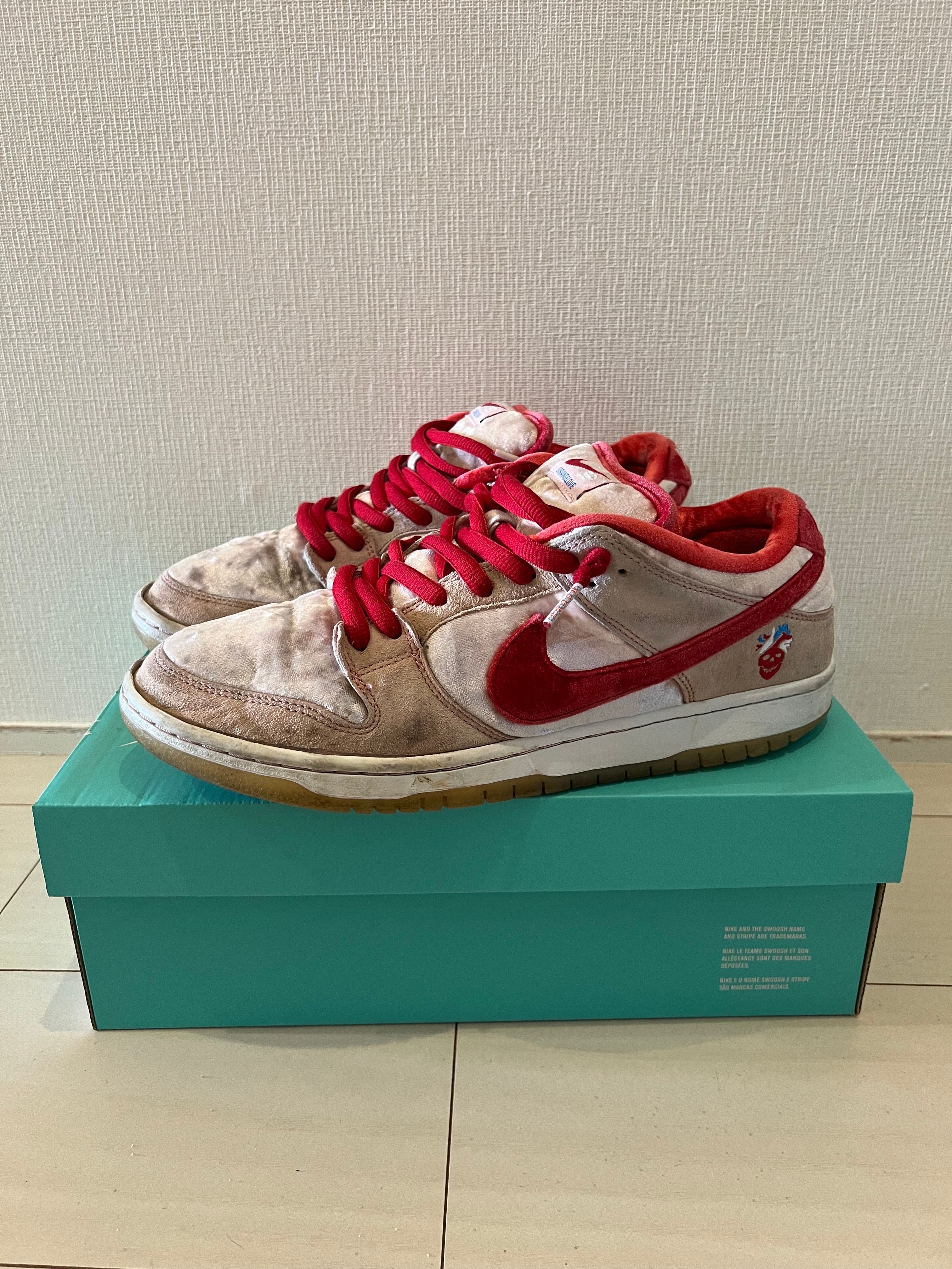 Strangelove × Nike SB Dunk Low "Valentine’s Day"