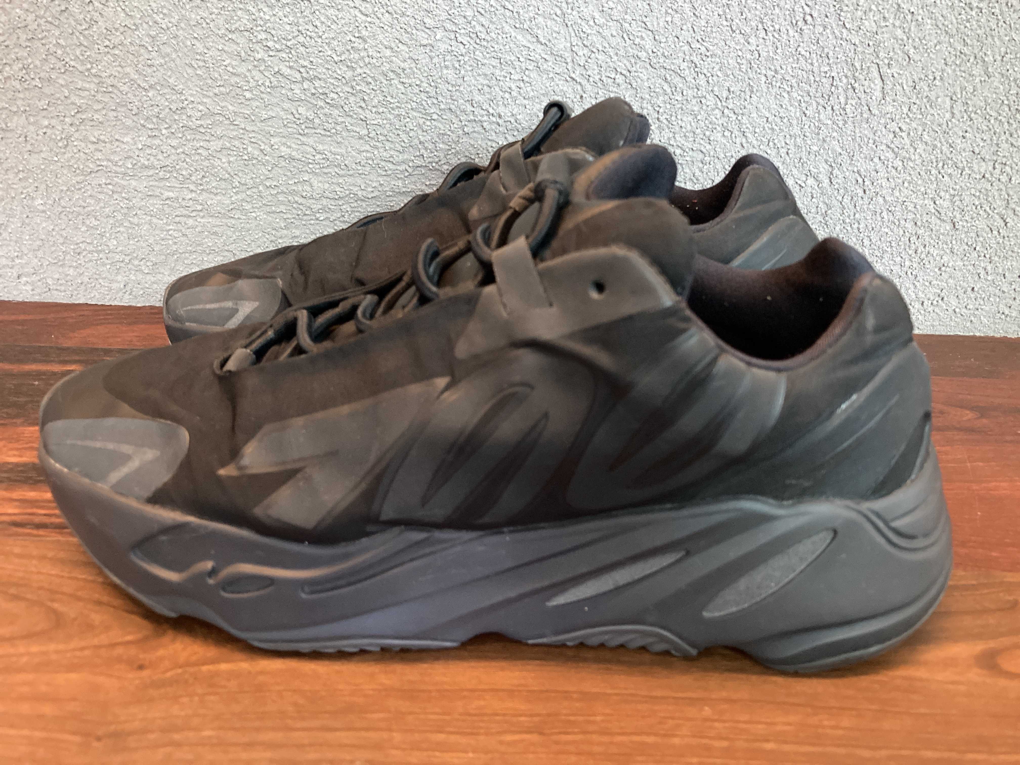 adidas YEEZY Boost 700 MNVN "Black"