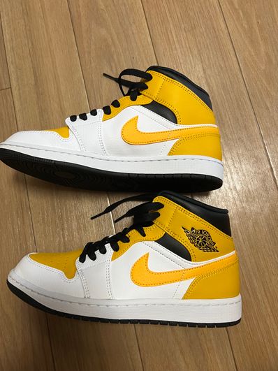 Nike Air Jordan 1 Mid "University Gold"