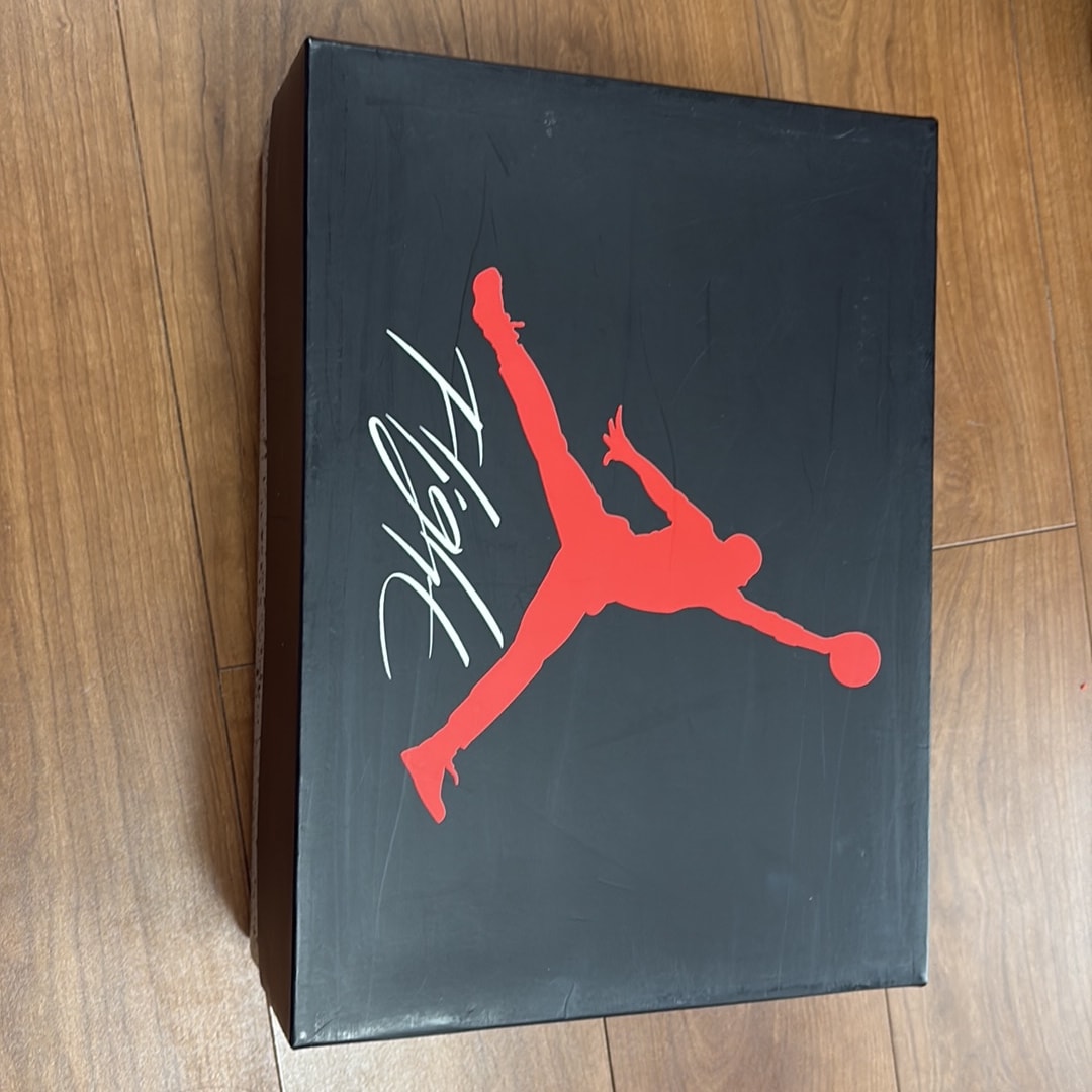 Nike Air Jordan 4 Retro "Flight Nostalgia"