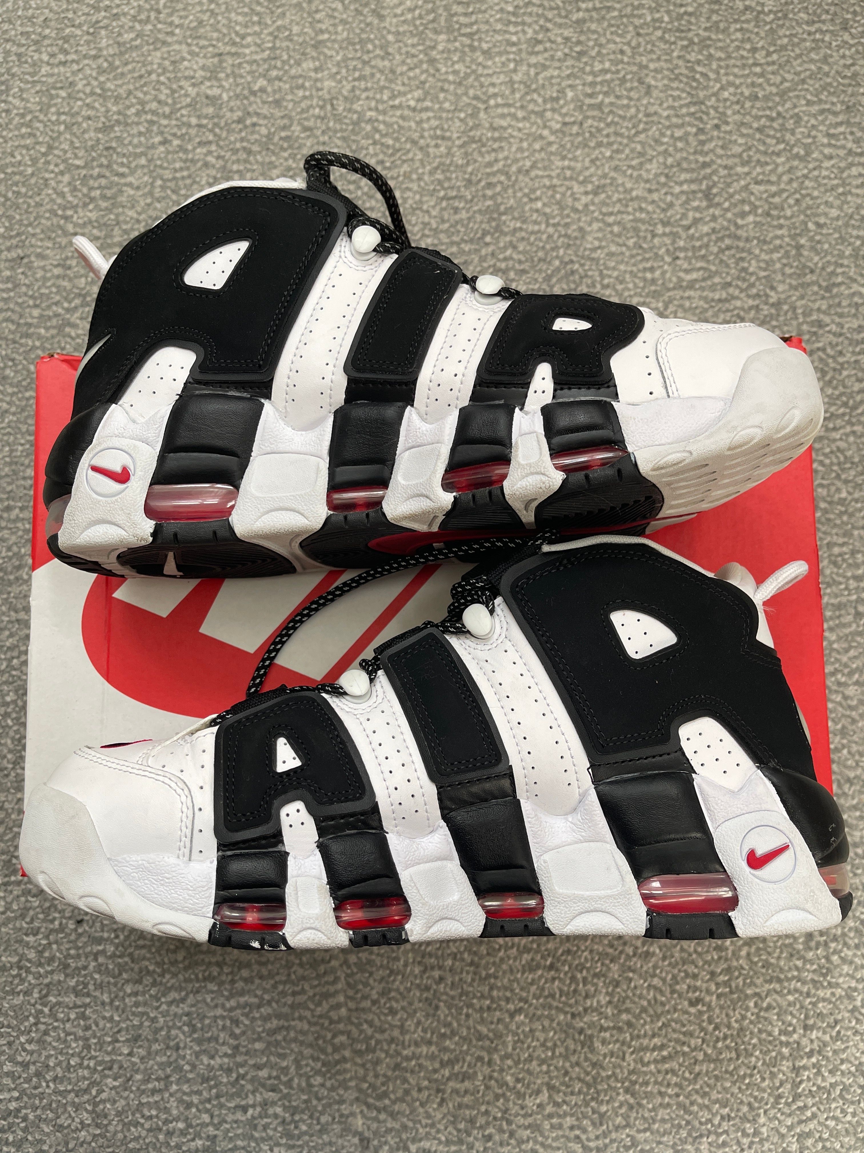 NIKE AIR MORE UPTEMPO "WHITE/BLACK/UNIVERSITY RED"(2020)