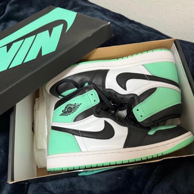 Nike Air Jordan 1 High OG "Green Glow"