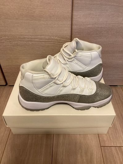 NIKE Women's AIR JORDAN 11 "METALLIC SILVER"