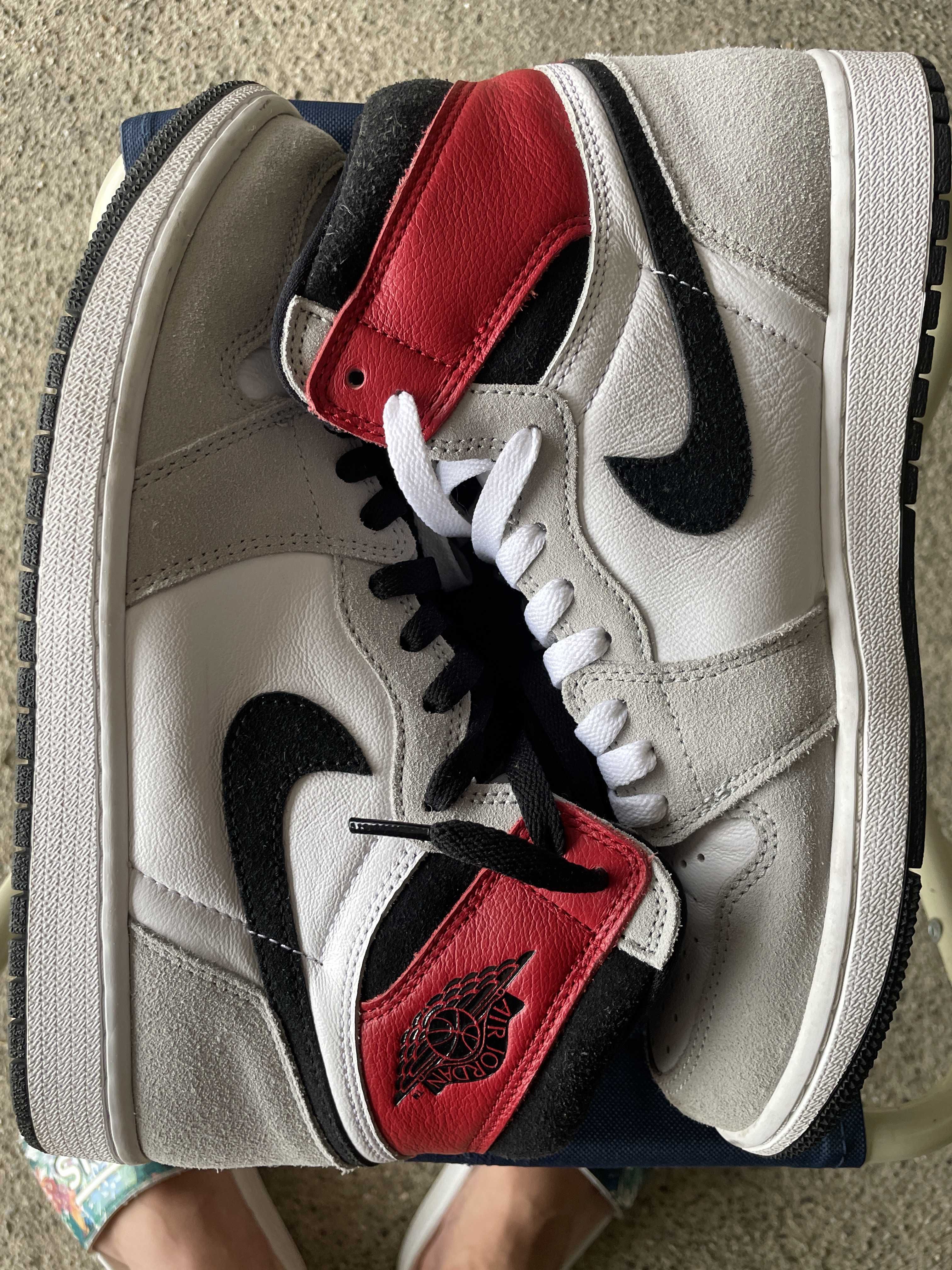 Nike Air Jordan 1 High OG "White/Black/Light Smoke Grey"