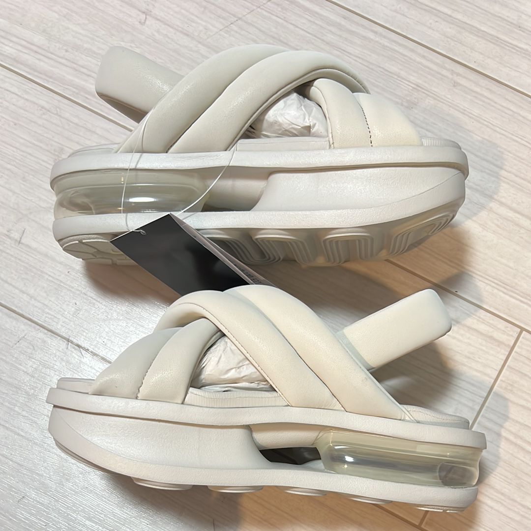 Nike Women's Air Max Isla Sandal "Light Bone/Pure Platinum/Alabaster"