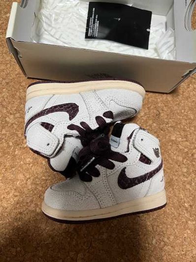 A Ma Maniere × Nike TD Air Jordan 1 RETRO High OG "Sail and Burundy"