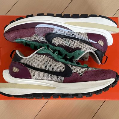 sacai × Nike Vapor Waffle "String/Red/Green"