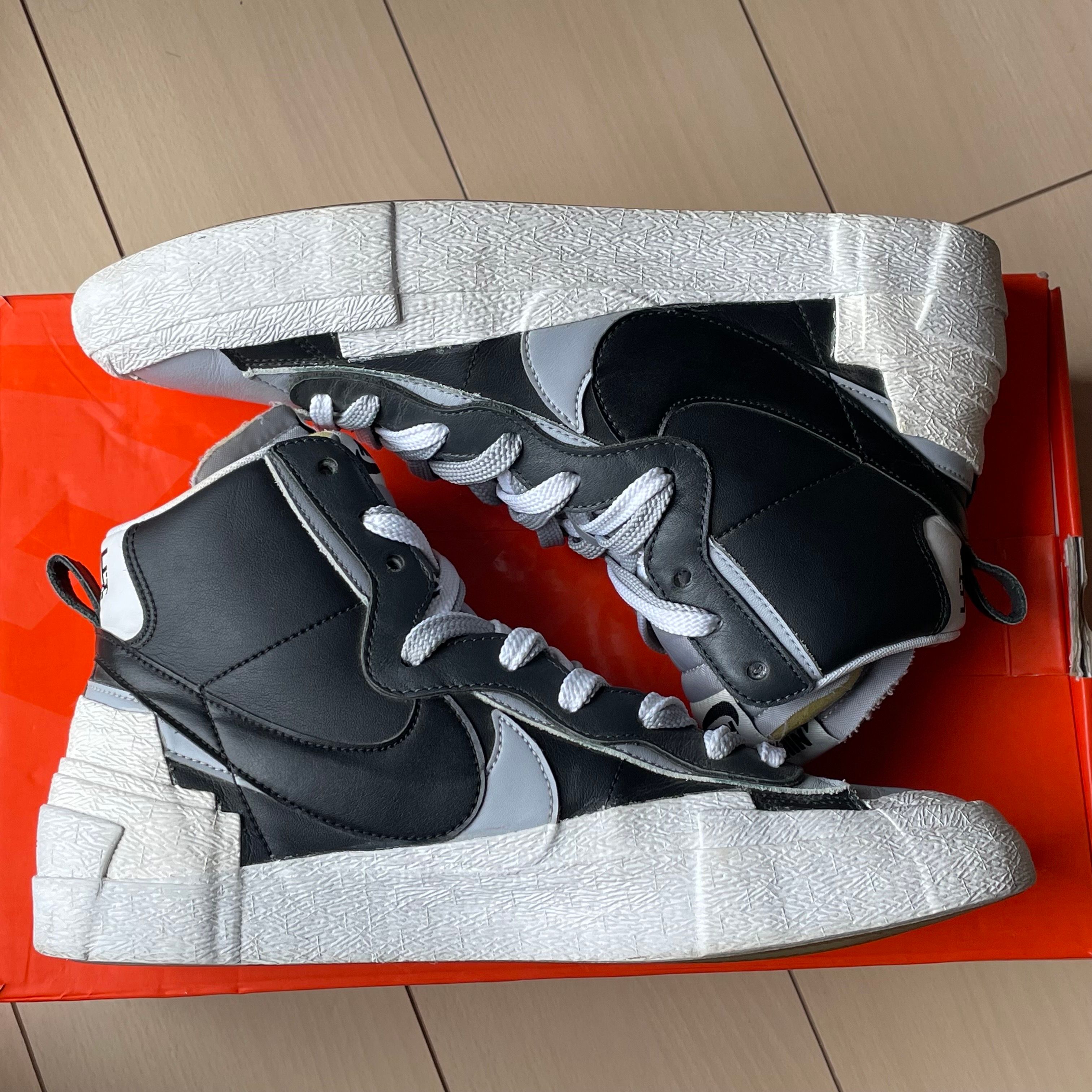 sacai × NIKE BLAZER MID "BLACK/WOLF GREY/WHITE"
