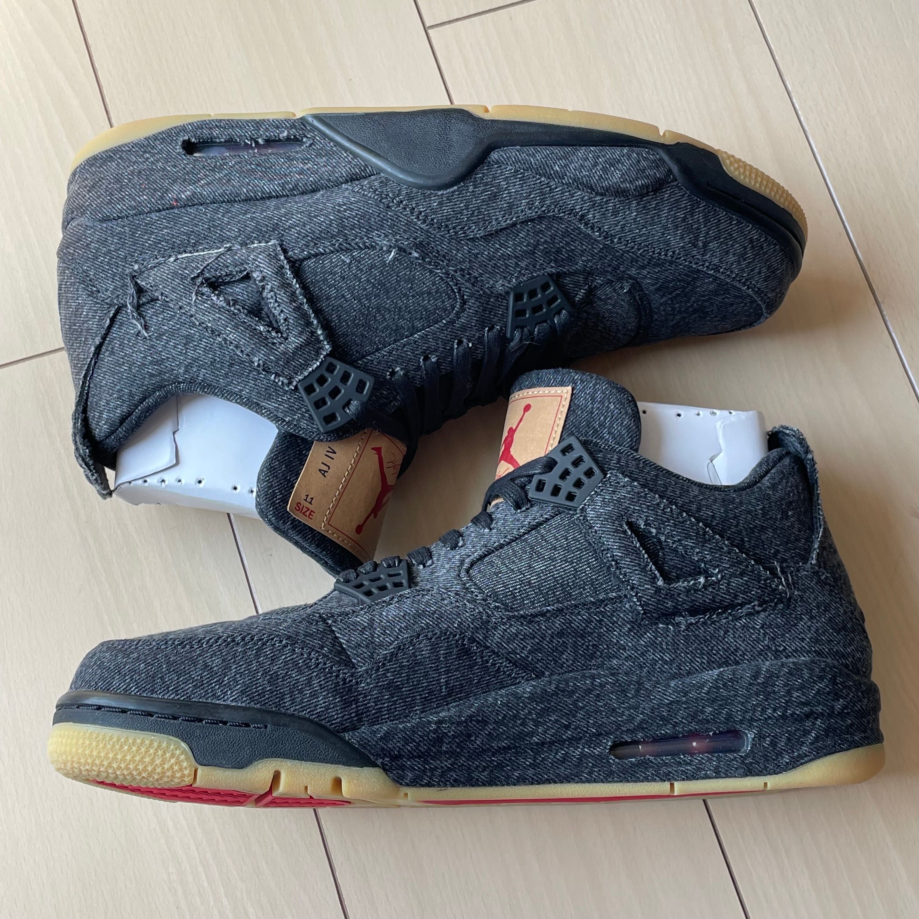 Nike × Levi's Air Jordan 4 "Black Denim" (Tag: LEVIS®)