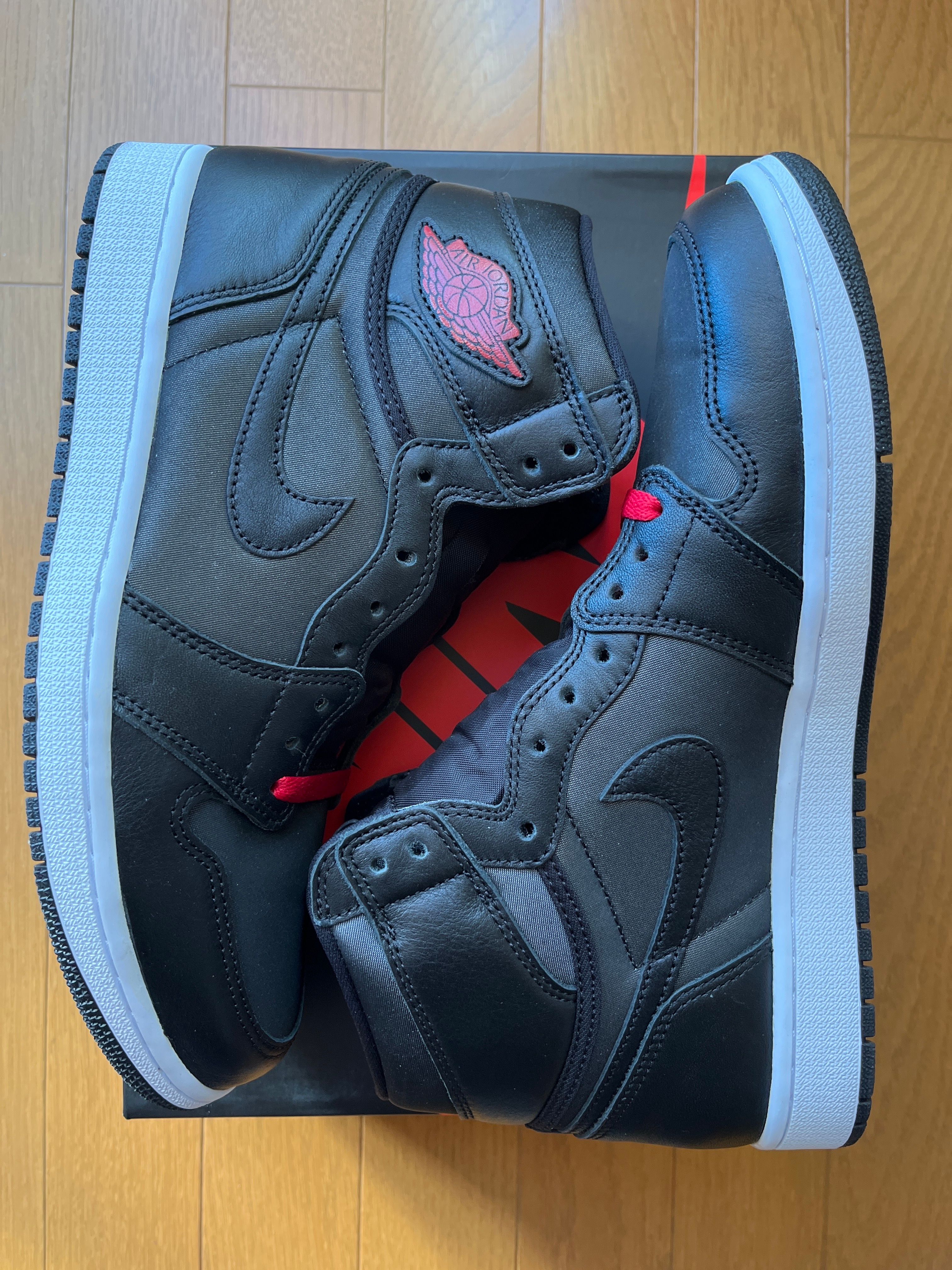 Nike Air Jordan 1 Retro High OG "Black/Metallic Silver/Gym Red"  