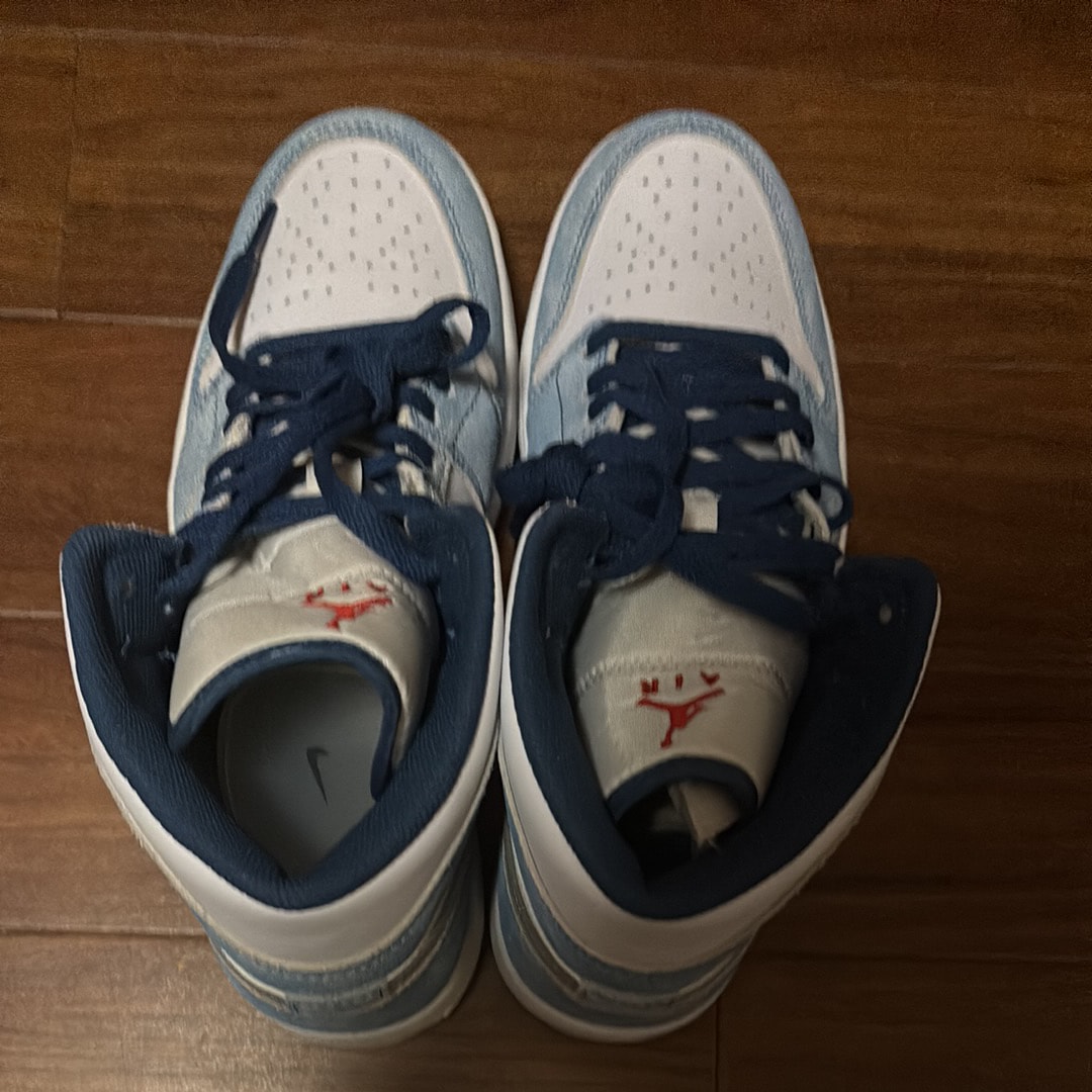 Nike Air Jordan 1 Mid SE "White/Hyper Royal/Red"