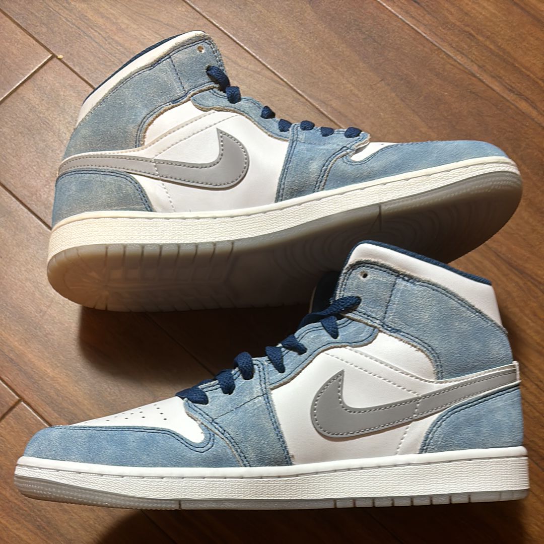 Nike Air Jordan 1 Mid SE "White/Hyper Royal/Red"