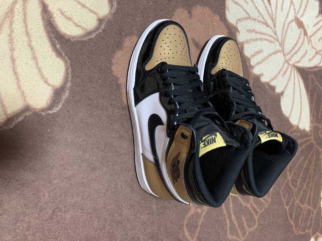 Nike Air Jordan 1 Retro High OG NRG "Gold Toe"
