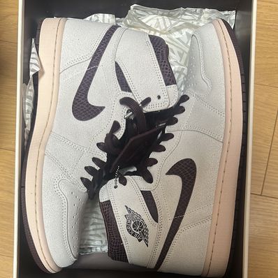 A Ma Maniere × Nike Air Jordan 1 Retro High OG "Sail and Burgundy"