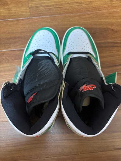 Nike Women's Air Jordan 1 High OG "Lucky Green/White-Sail-Black"