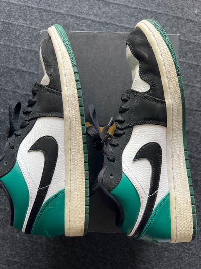 Nike Air Jordan 1 Low "White Black Mystic Green"