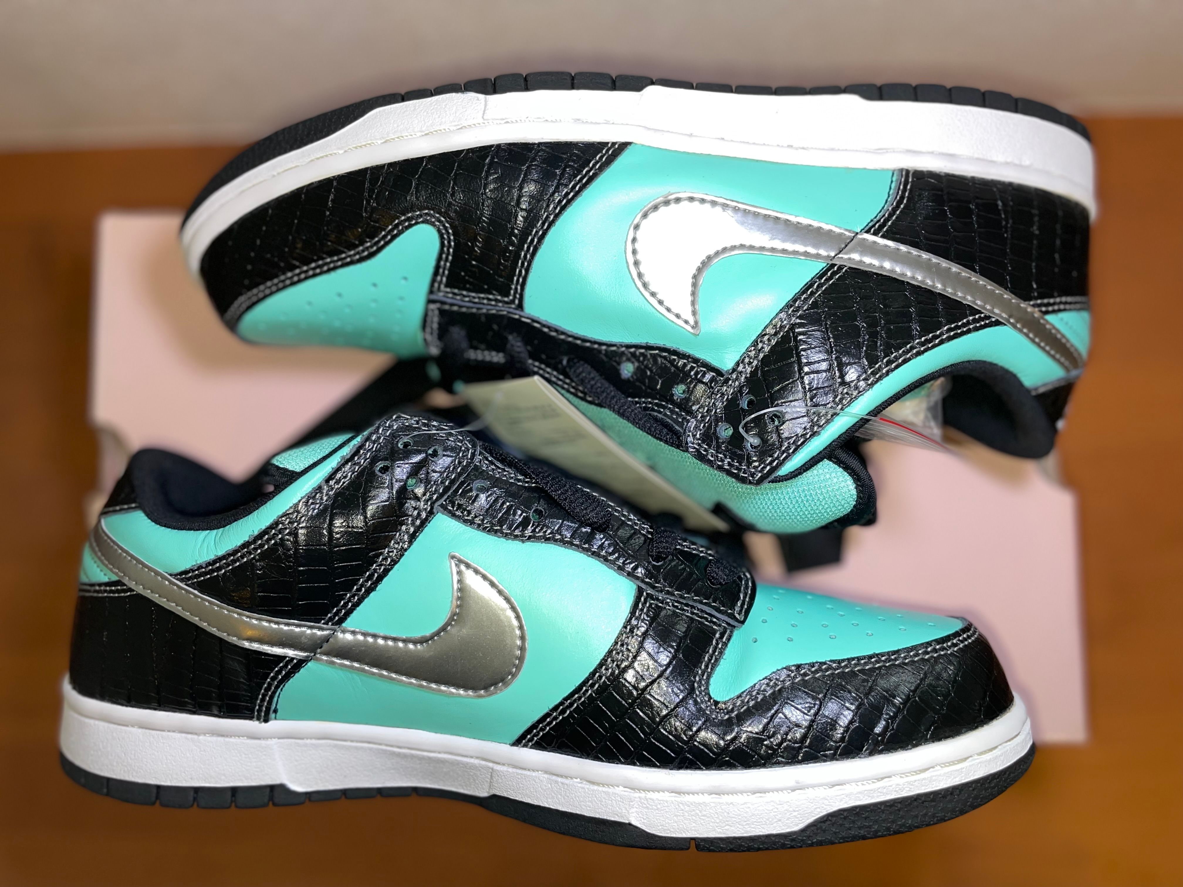 Nike SB Dunk Low Diamond Suppil Co. "Tiffany"