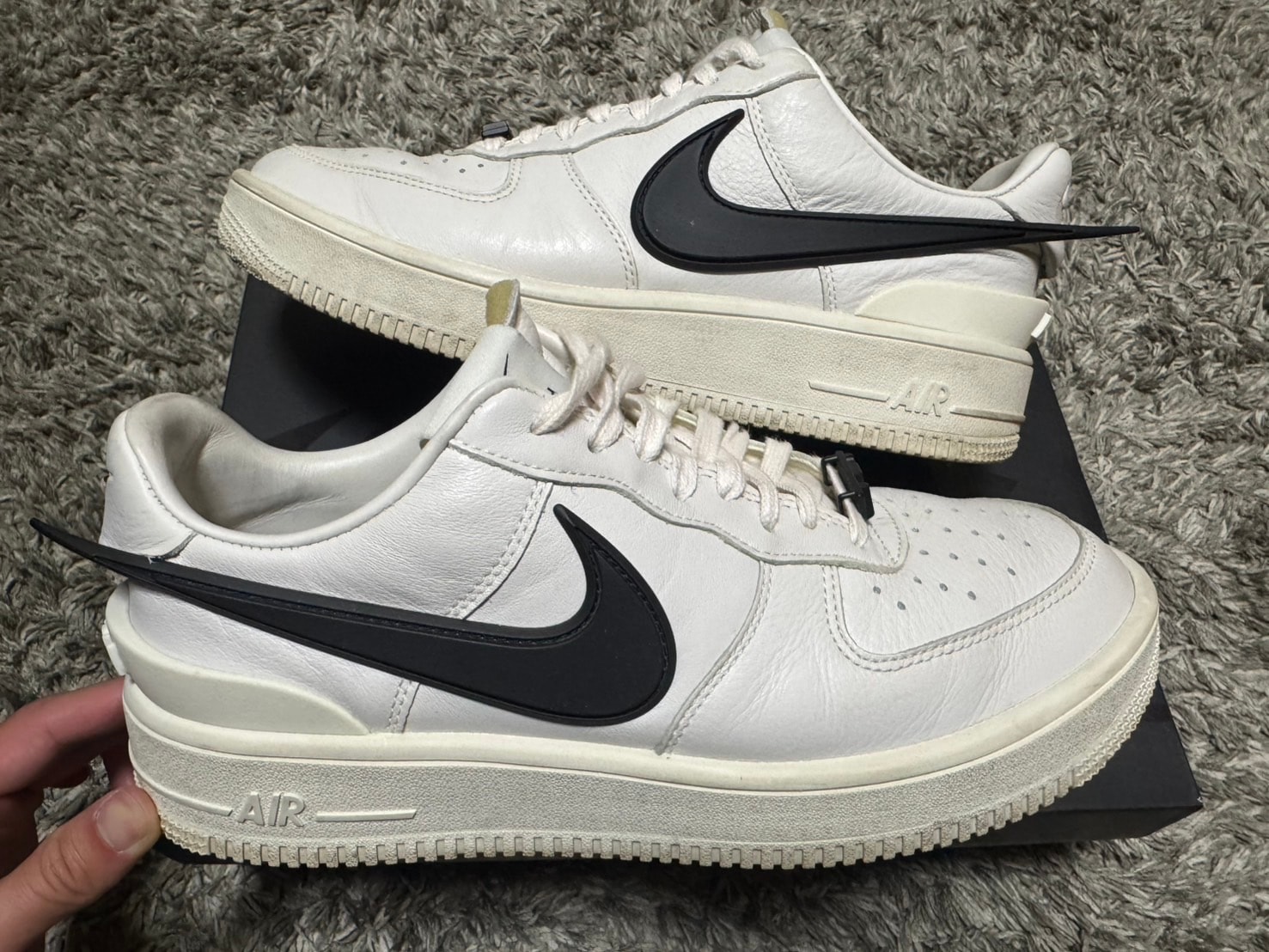 アンブッシュ × ナイキ エアフォース1 ロー "ファントム"