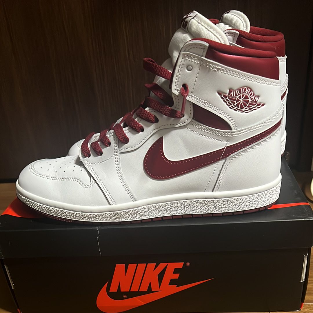 Nike Air Jordan 1 High '85 "Metallic Burgundy"