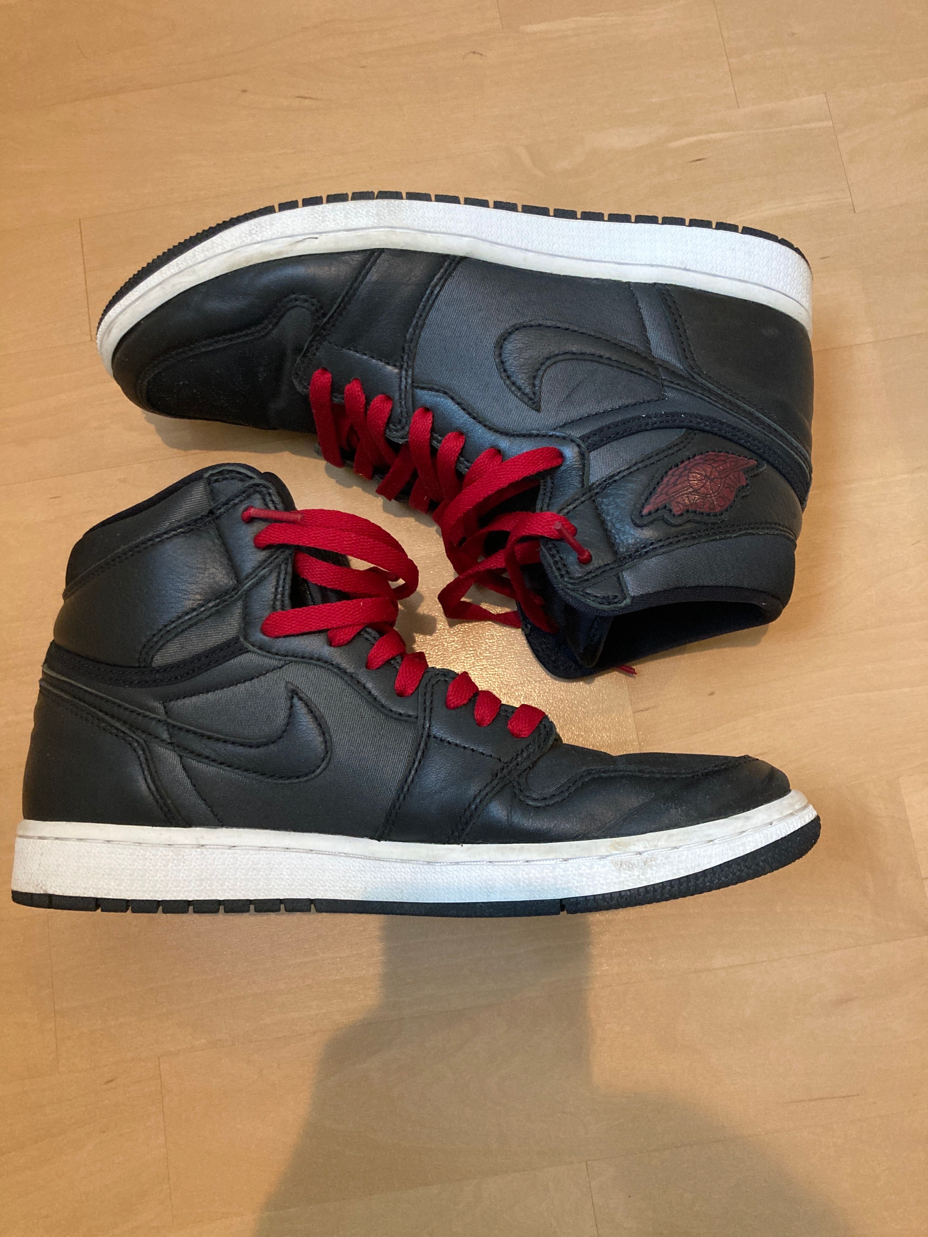 Nike Air Jordan 1 Retro High OG "Black/Metallic Silver/Gym Red"  