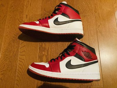 Nike Air Jordan 1 Mid "Chicago"
