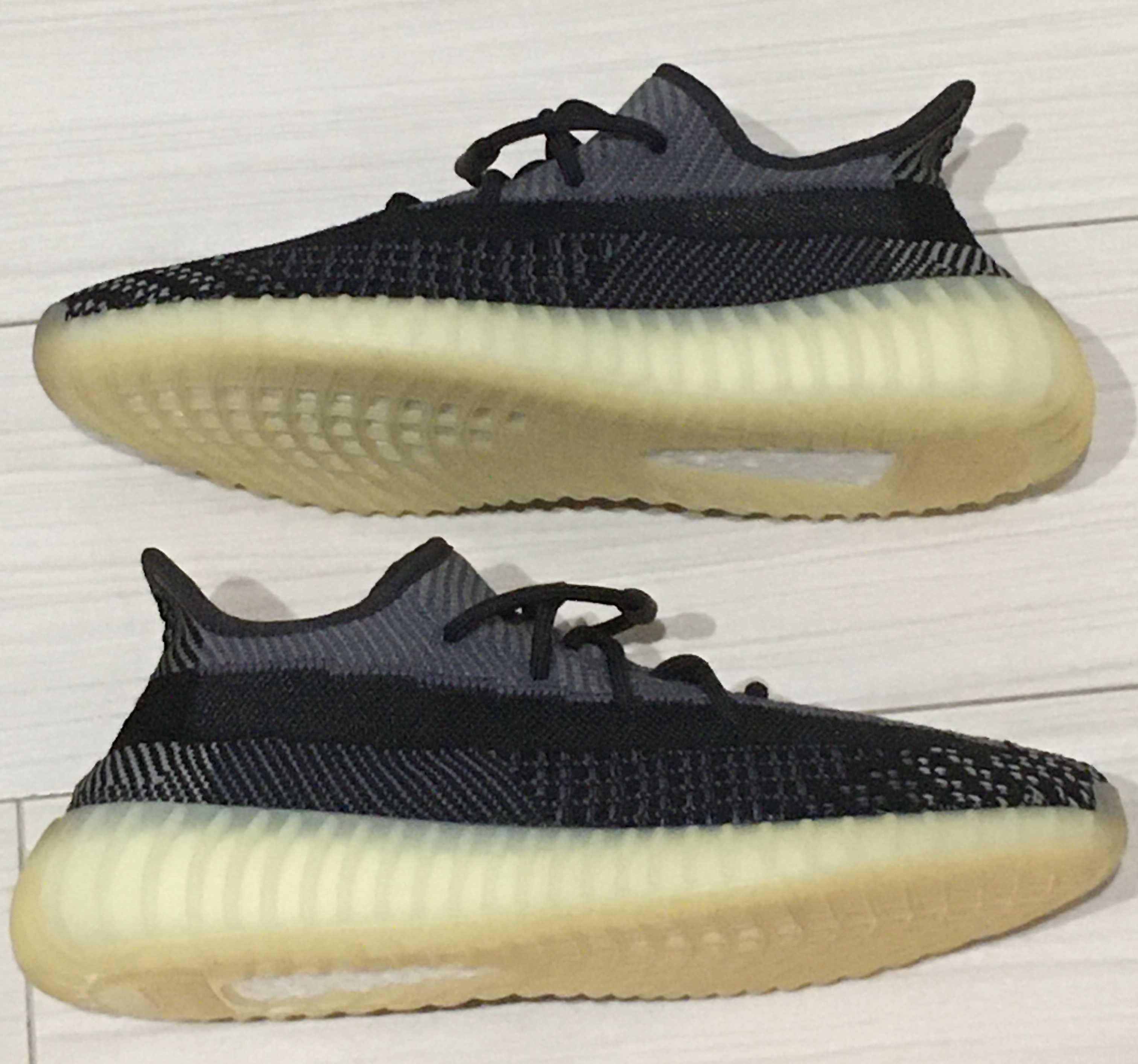 adidas YEEZY Boost 350V2 "Carbon"
