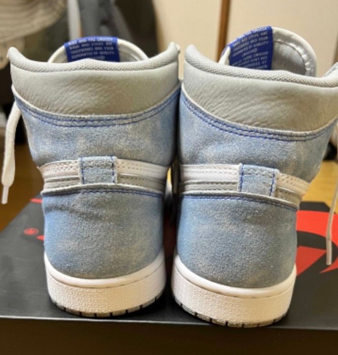 Nike Air Jordan 1 High OG "Hyper Royal"