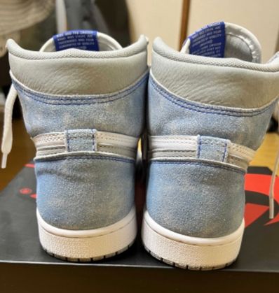 Nike Air Jordan 1 High OG "Hyper Royal"