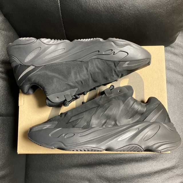 adidas YEEZY Boost 700 MNVN "Black"