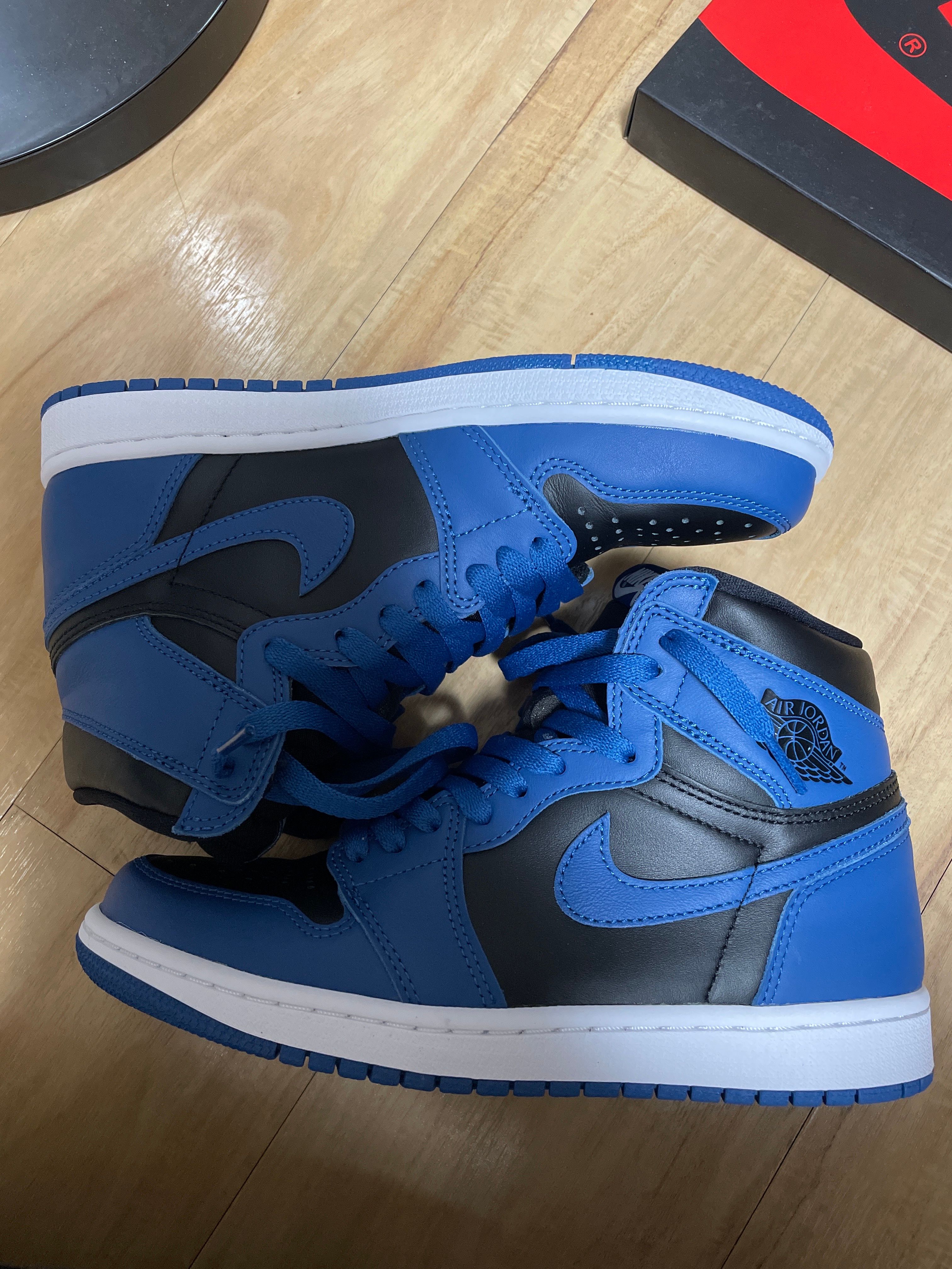 Nike Air Jordan 1 Retro High OG "Dark Marina Blue"