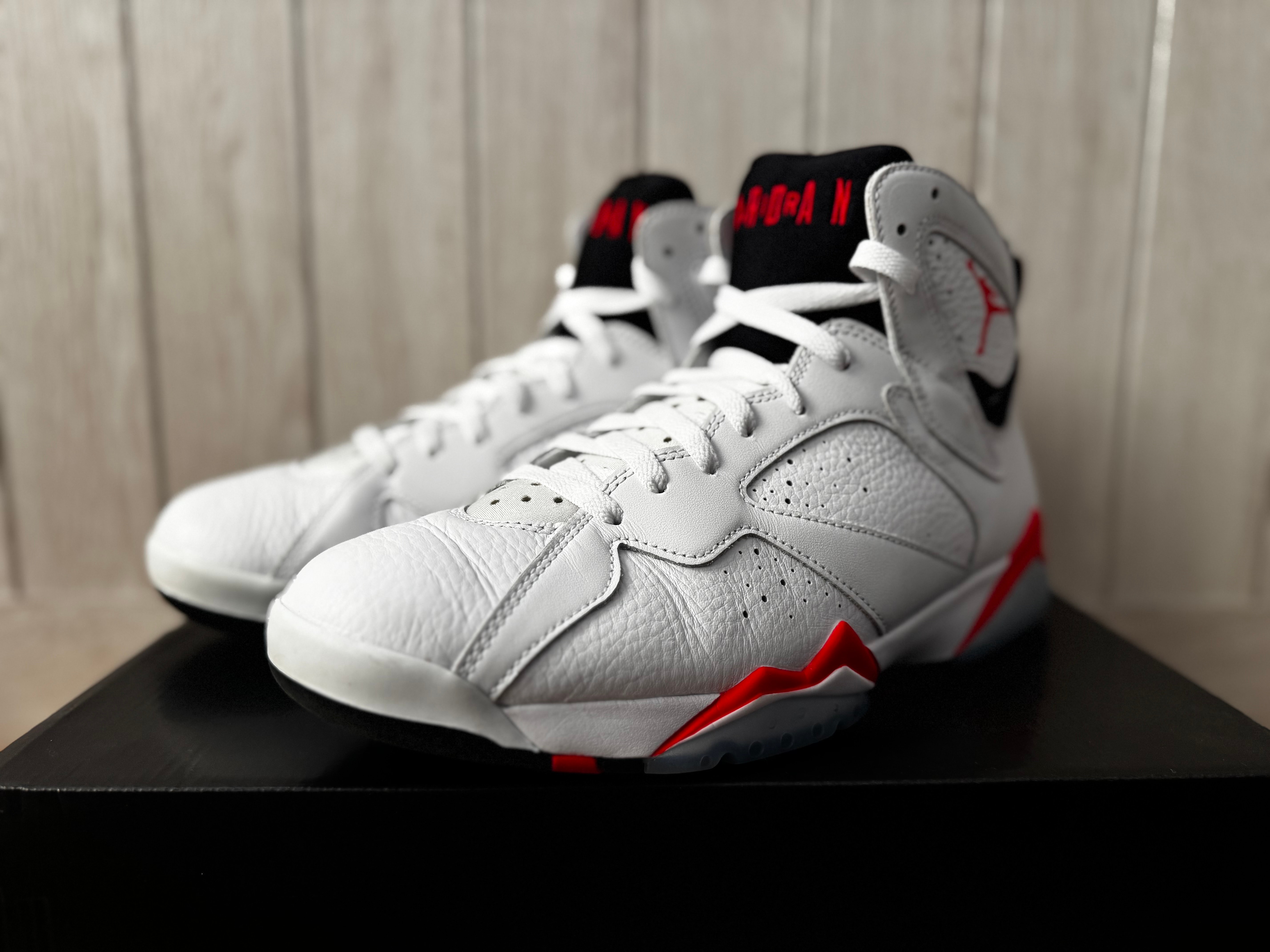 Nike Air Jordan 7 Retro "White Infrared"