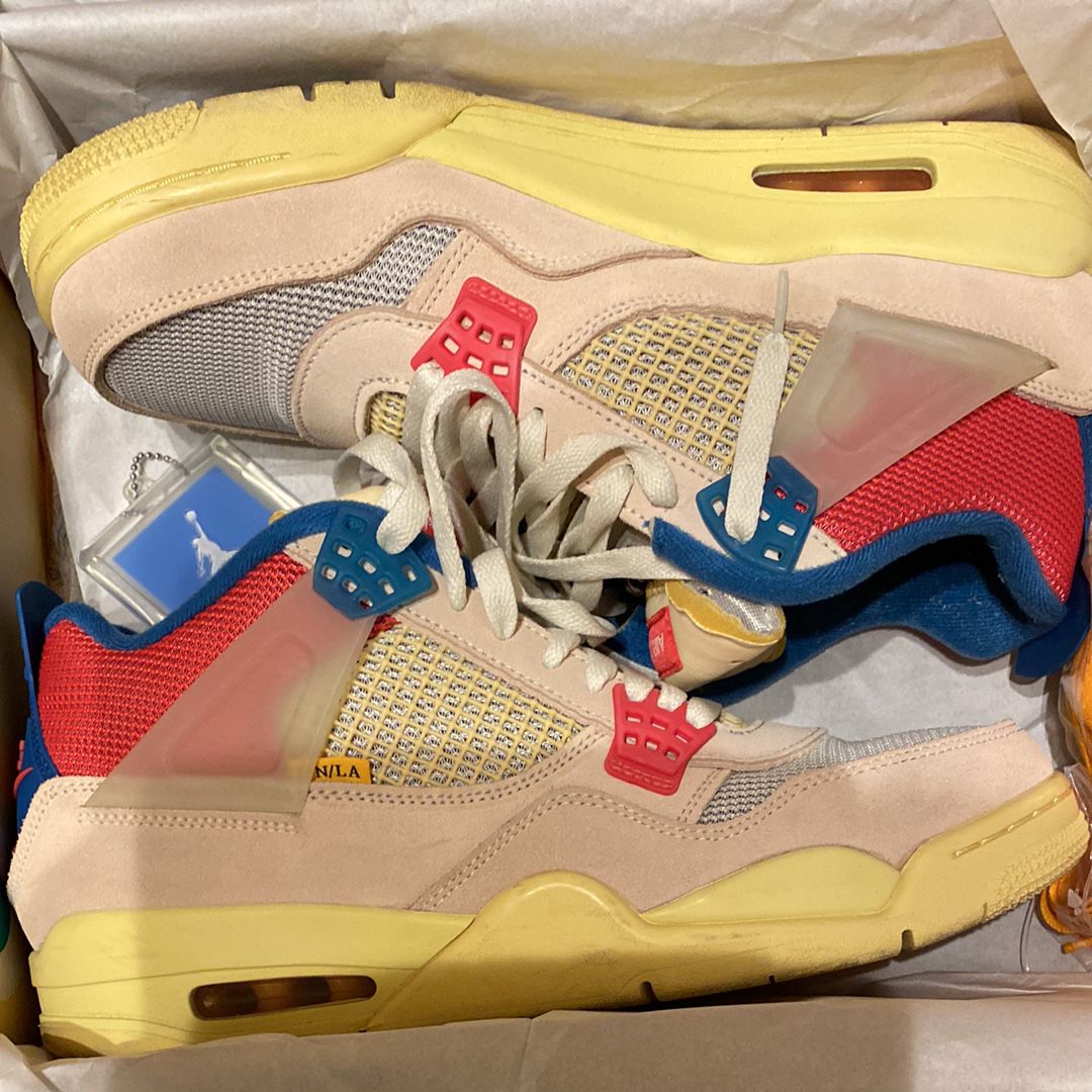 UNION × Nike Air Jordan 4 SP "Guava Ice/Light Fusion Red"