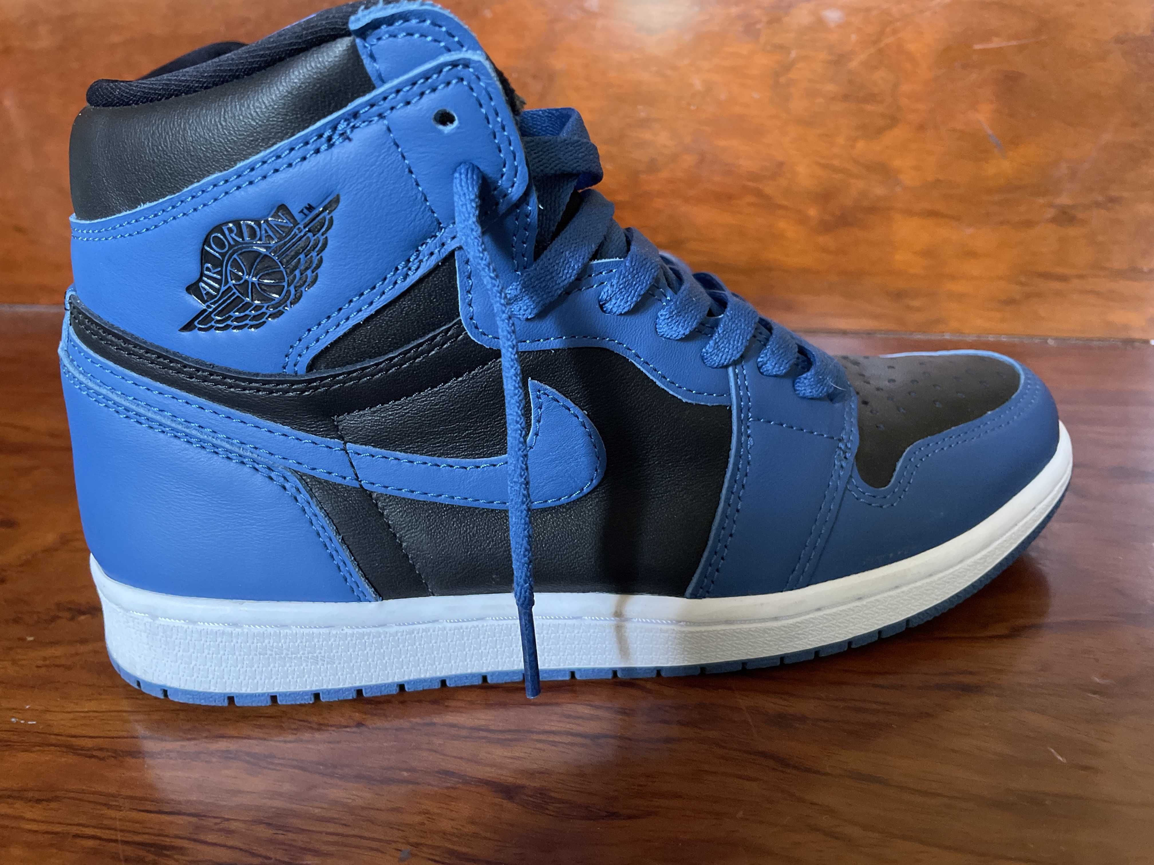 Nike Air Jordan 1 Retro High OG "Dark Marina Blue"
