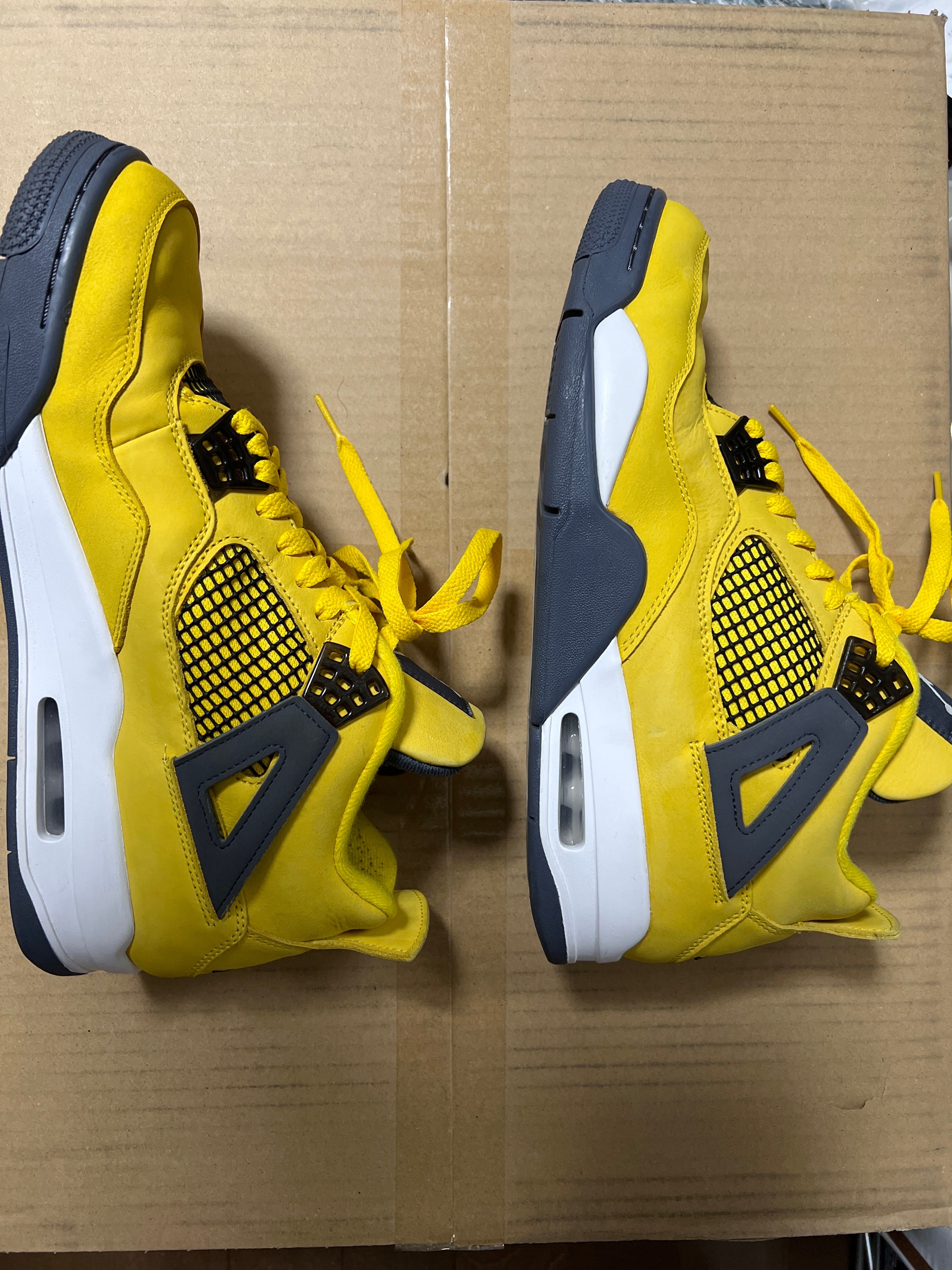 Nike Air Jordan 4 "Tour Yellow"