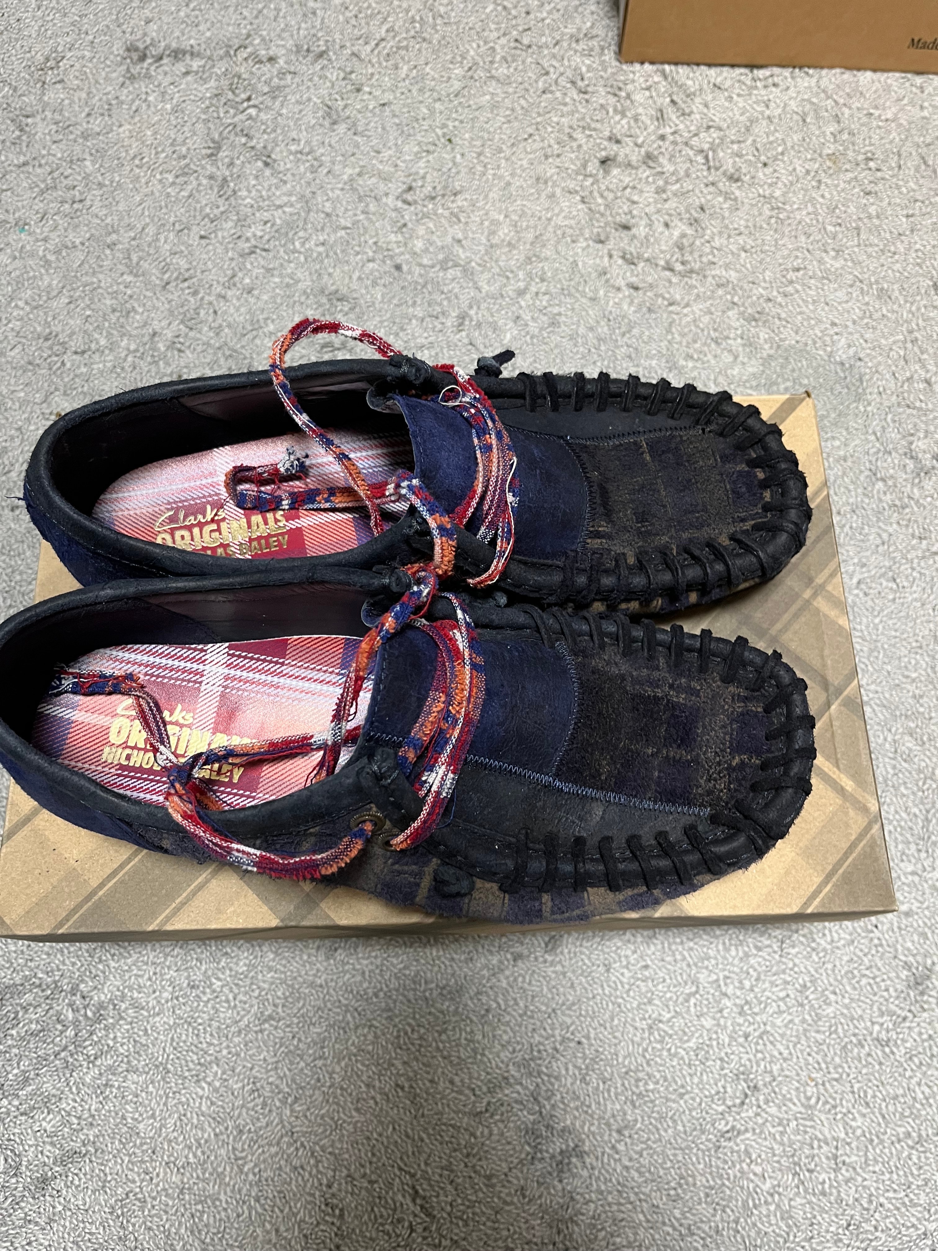 Nicholas Daley × Claks Wallabee "Navy Combi"
