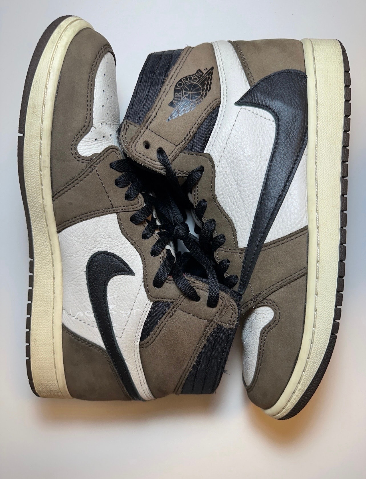 Travis Scott × Nike Air Jordan 1 Retro High OG TS SP "Sail/Dark Mocha"