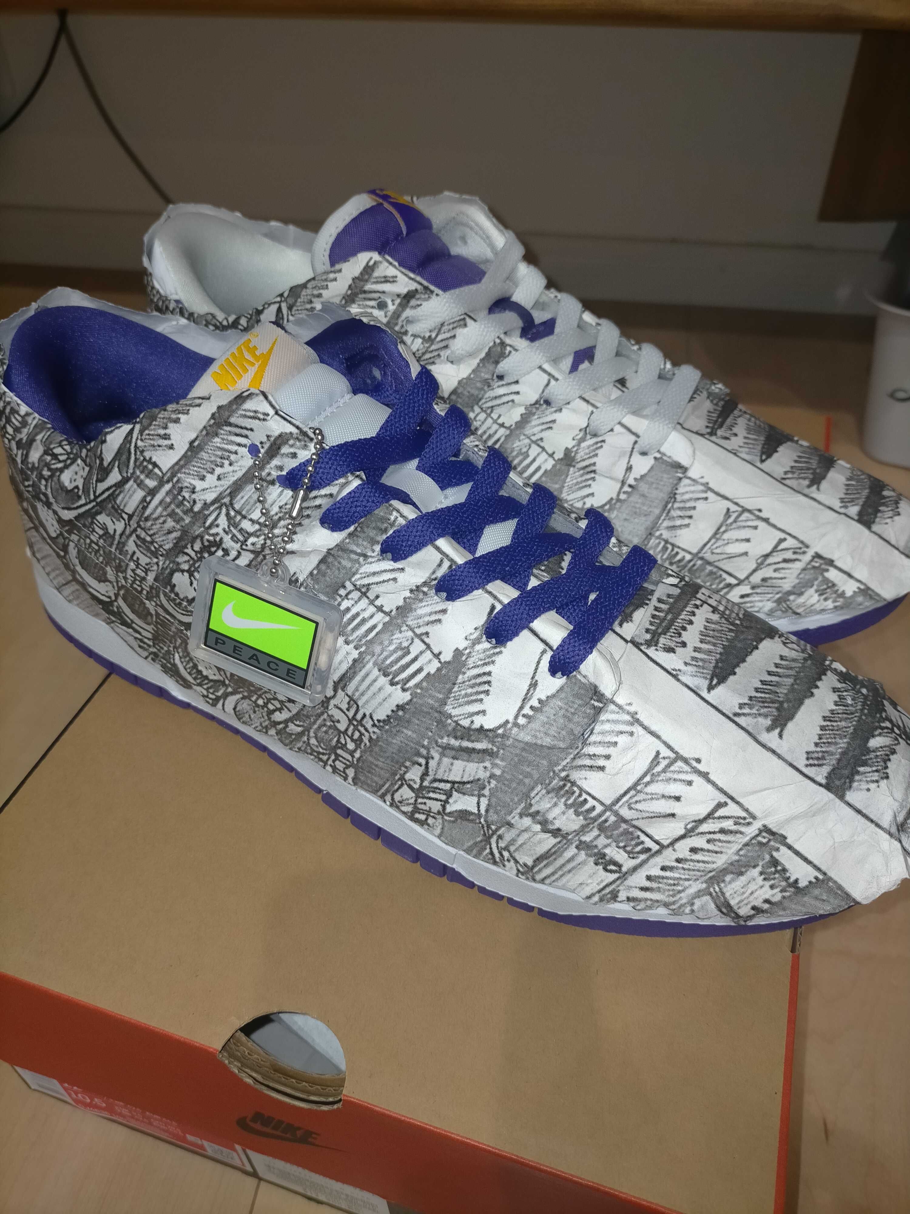 Nike Women's Dunk Low "Made You Look"