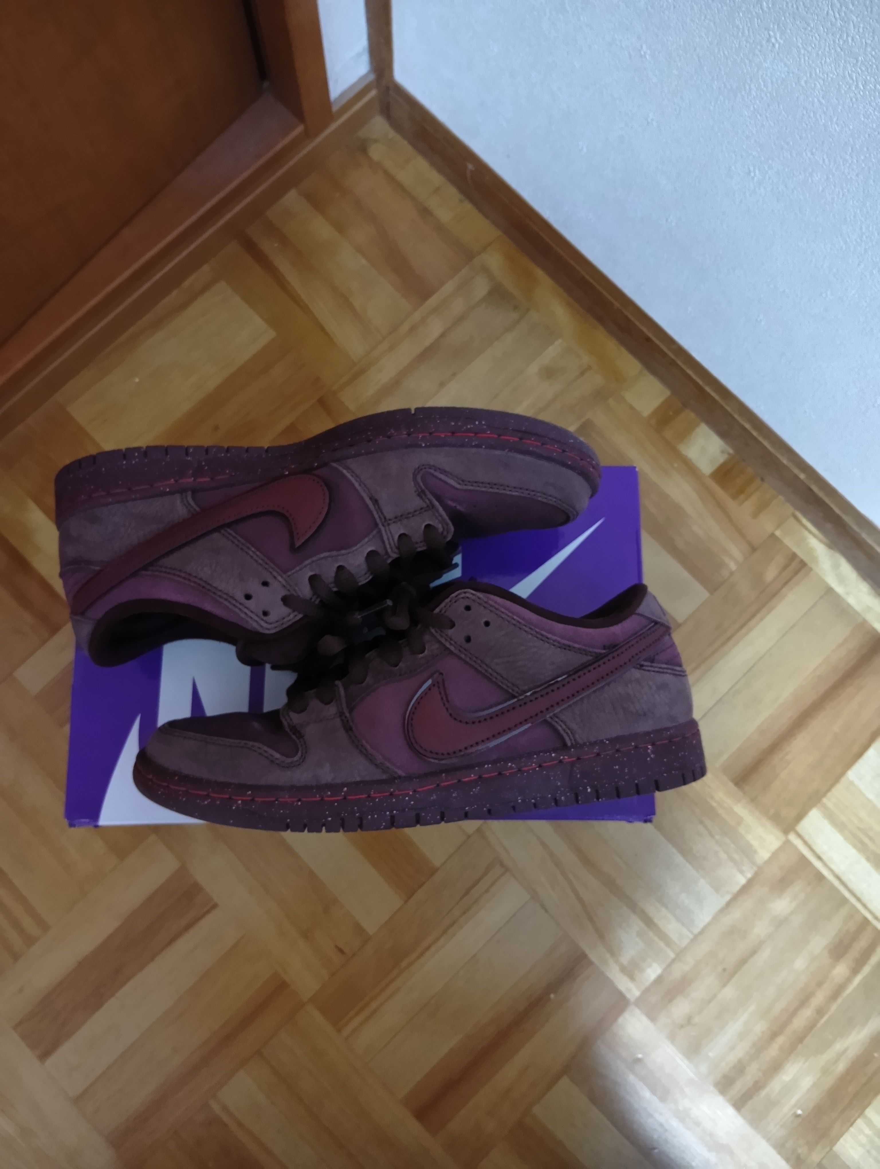 Nike SB Dunk Low PRM City of Love "Burgundy"