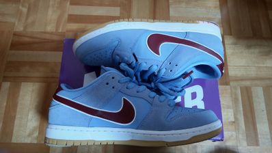 Nike SB Dunk Low Pro "Philadelphia Phillies/Valor Blue and Team Maroon"
