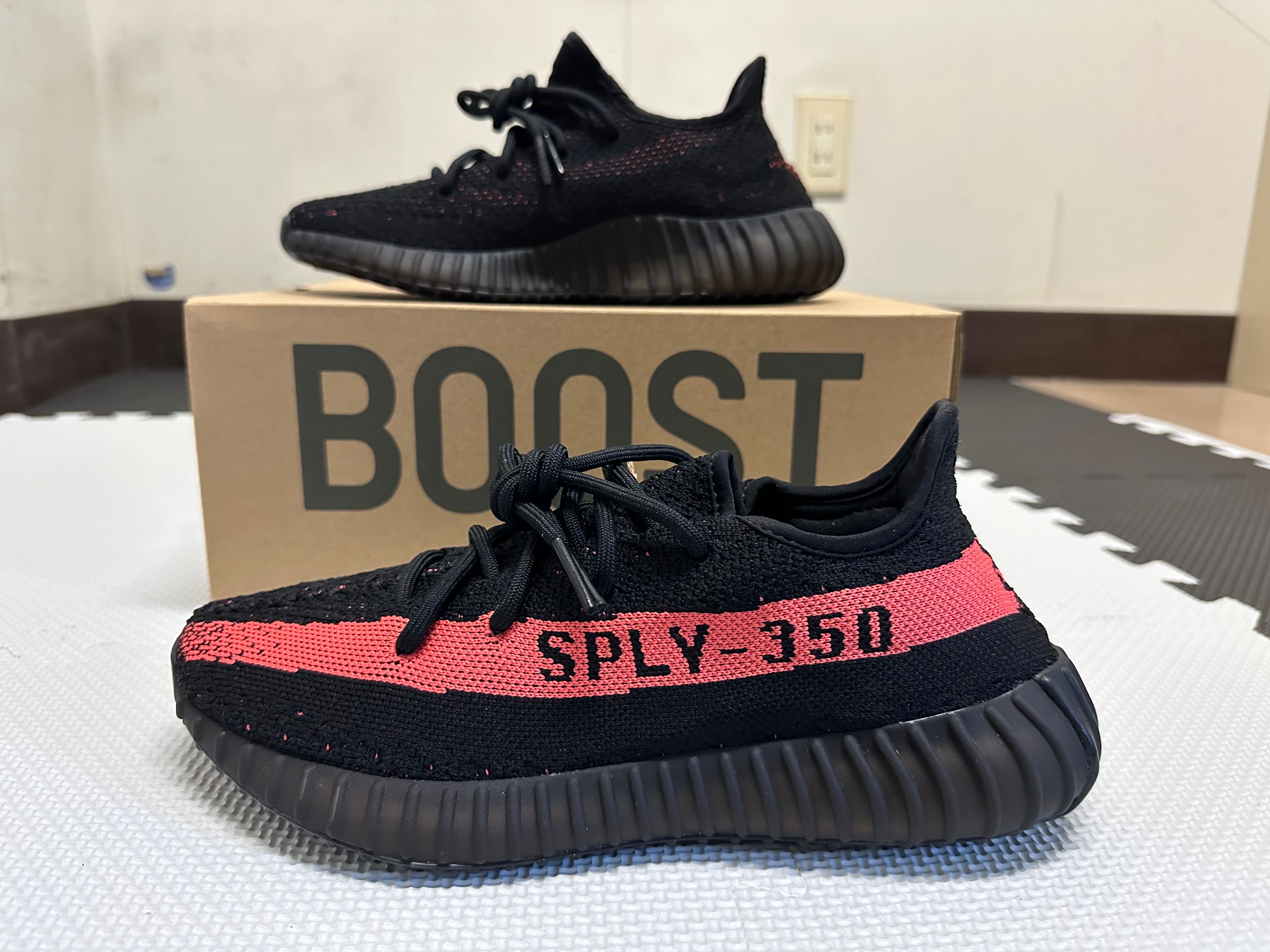 adidas YEEZY Boost 350 V2 "Core Black/Red"