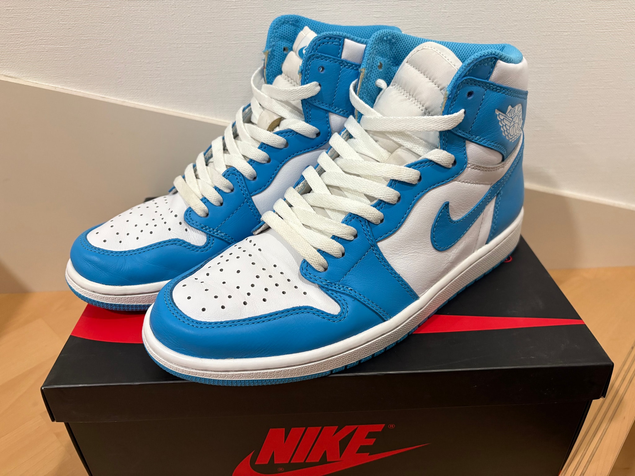 Nike Air Jordan 1 Retro High "UNC"