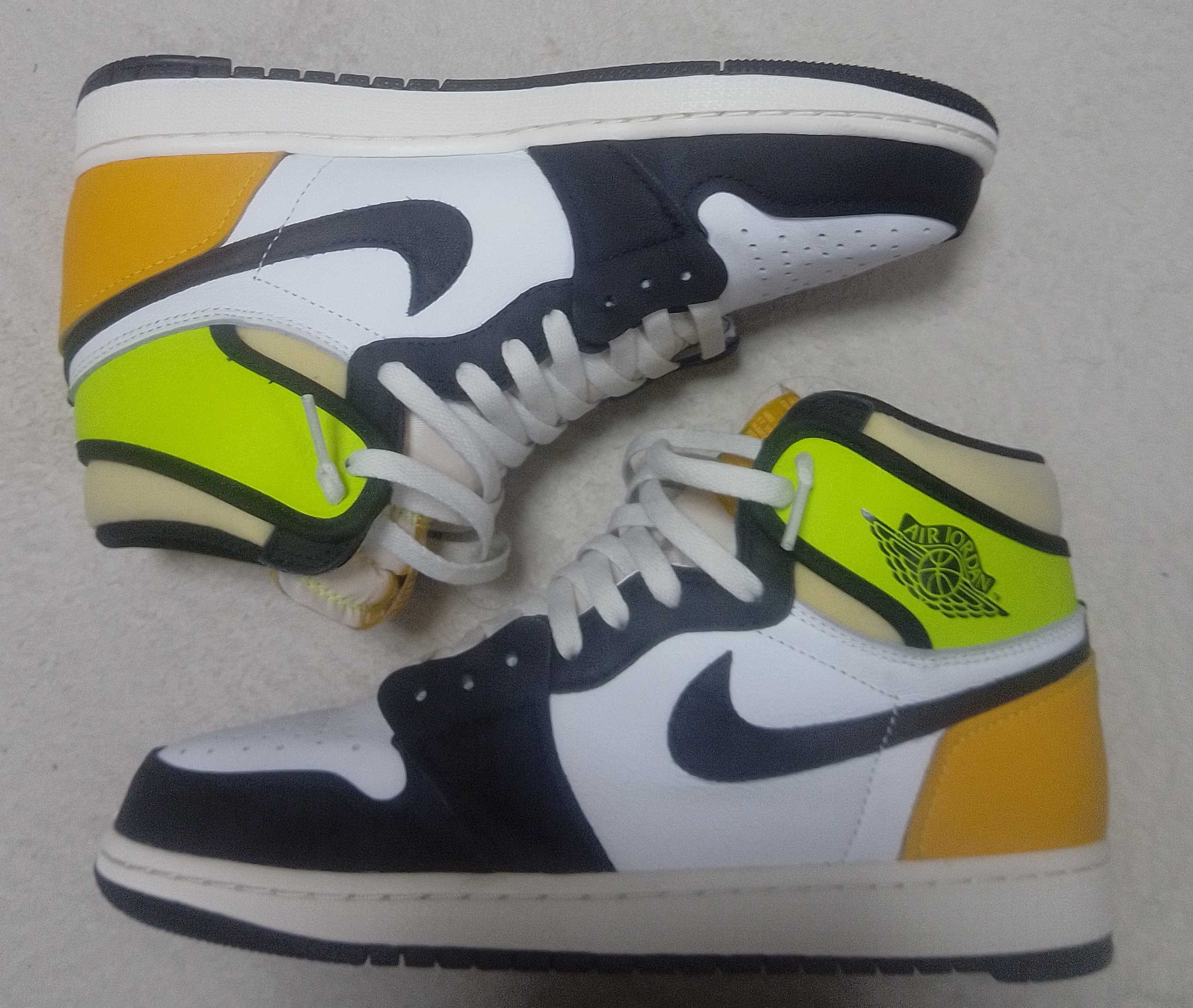 Nike Air Jordan 1 High OG "Volt Gold"